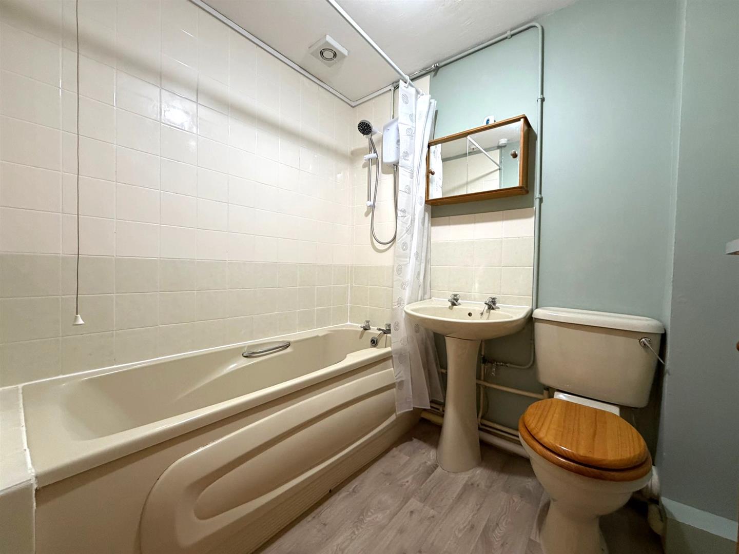 Dumbarton House Court , Bryn Y Mor Crescent, Swansea, SA1 4QX